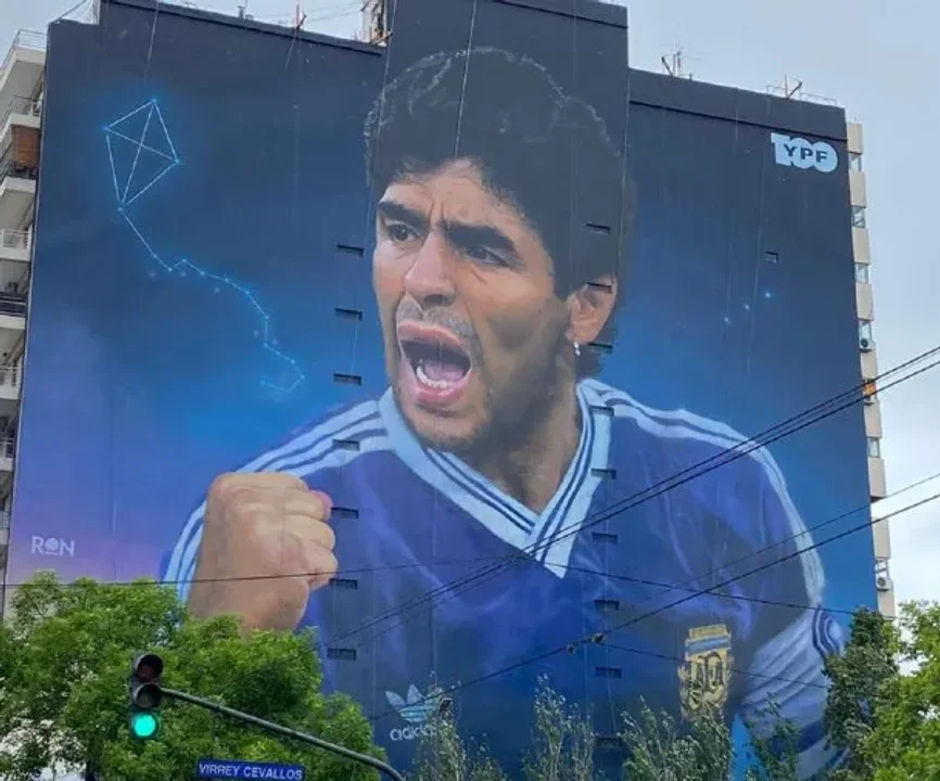 Se inauguró el mural maradoniano más grande del mundo