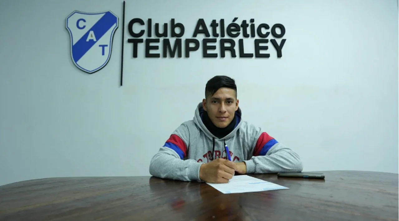 Un futbolista de Temperley fue a comprar helado y fue herido en medio de una balacera