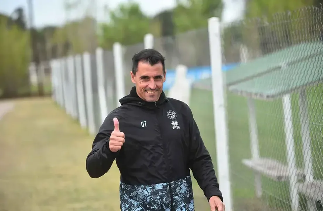 Renovado: Guillermo Farré seguirá como DT de Belgrano